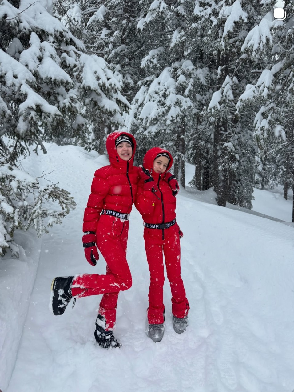 SUPERREBEL® Kidsgear red ski suits