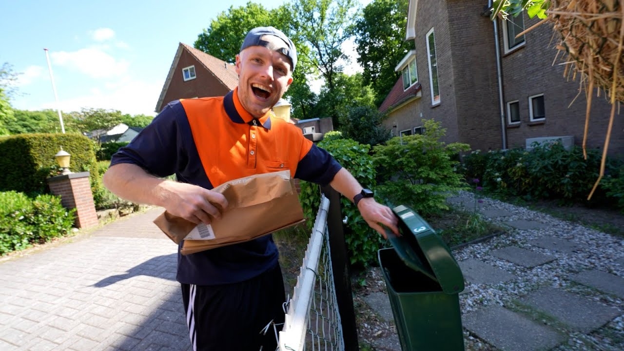 PostNL x Enzo Knol
